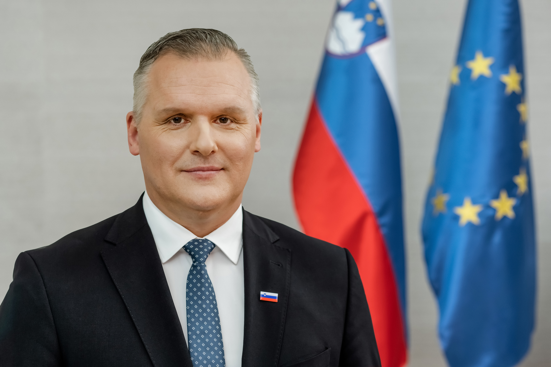 Нам необходимо осуществить переход к устойчивым и возобновляемым источникам энергии Министр окружающей среды,  климата и энергетики Словении  Боян Кумер