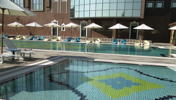 Olympus keeps pleasing  Grand Hotel Europe  visitors with variety of services